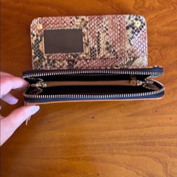 Kenneth Cole wallet - Picture 6 of 9